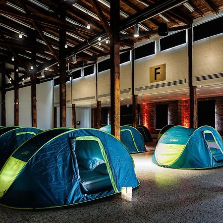 Готель Indoor Camping Гельсінкі Екстер'єр фото
