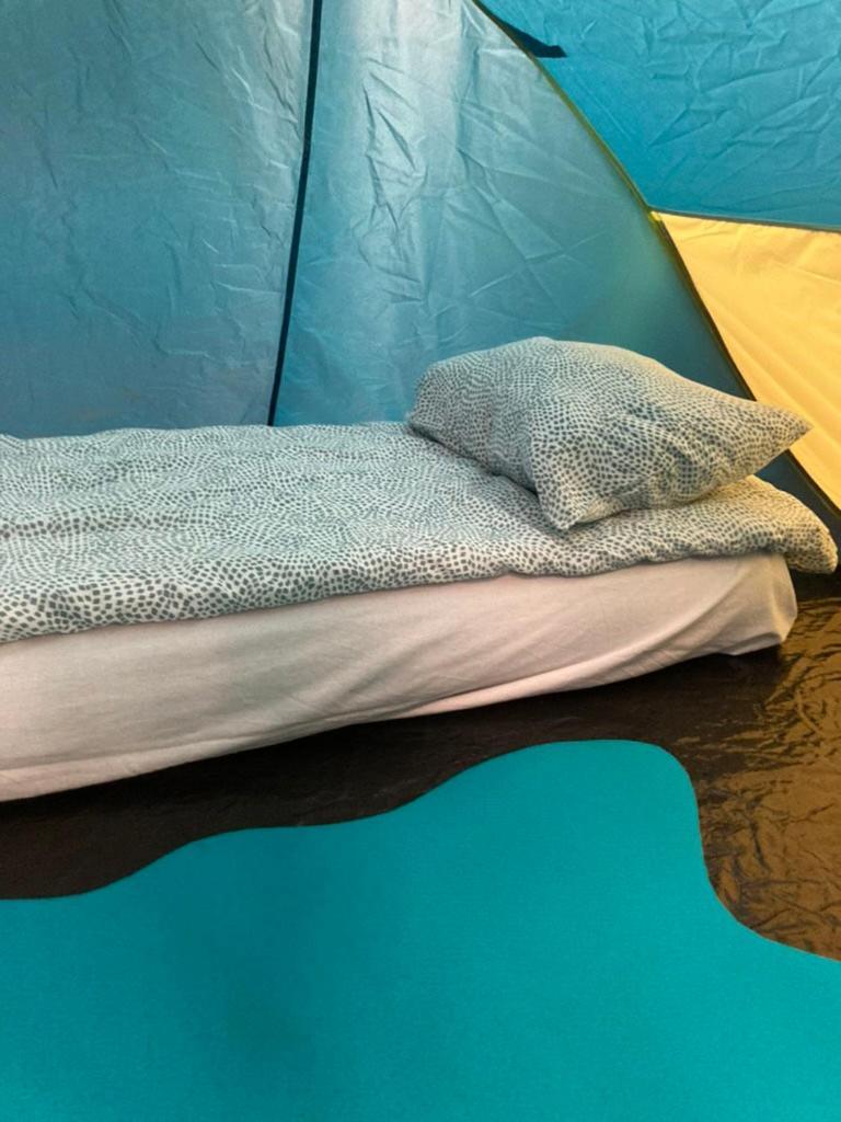 Готель Indoor Camping Гельсінкі Екстер'єр фото