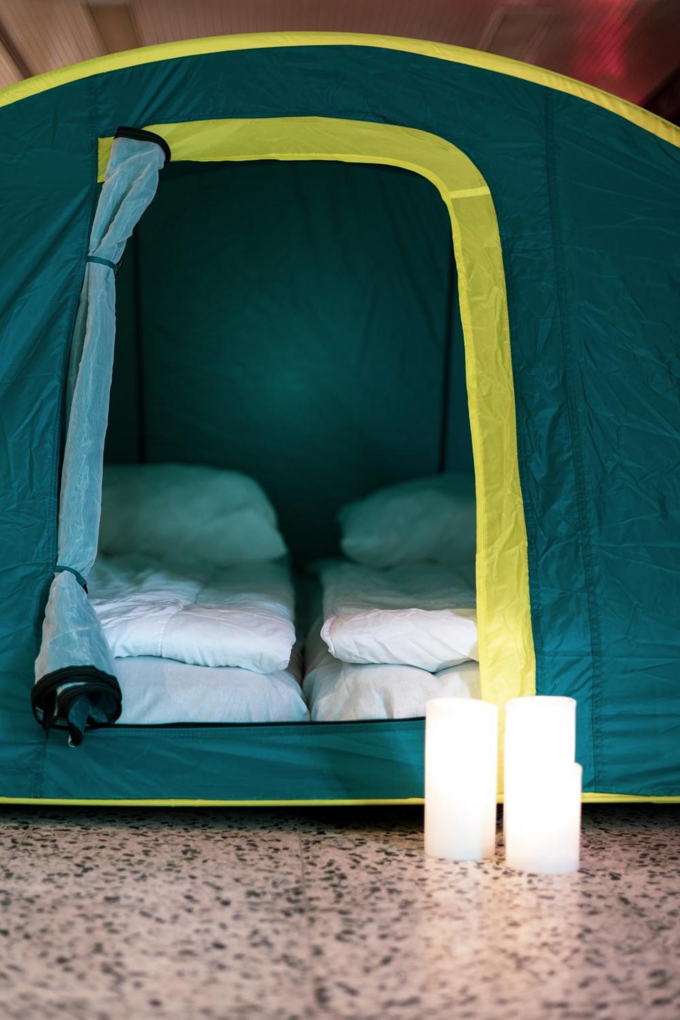 Готель Indoor Camping Гельсінкі Екстер'єр фото